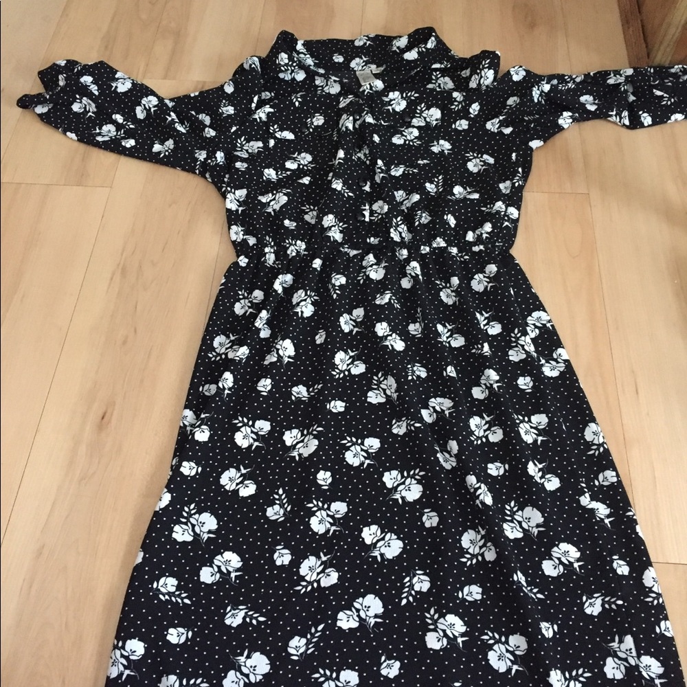 Dress - Picture 3 of 3